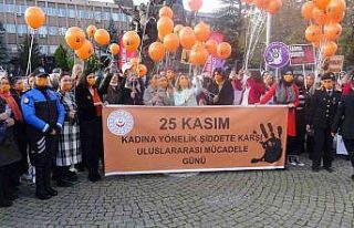 Uşak’ta kadına şiddete karşı turuncu balon