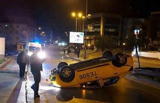 Üsküdar’da iki ticari taksi çarpıştı: 1 yaralı