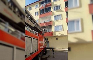 Üst kattan atılan sigara izmariti yangına sebep...
