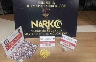 Uyuşturucu satıcısı 188 adet hap ve bonzai ile...