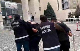 Uyuşturucuyu toprağa gömdüler polisten kaçamadılar
