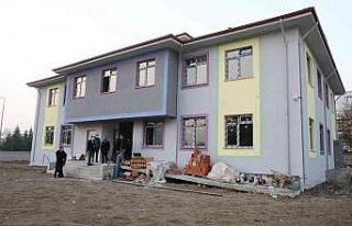 Vali Atay okul inşaatlarını yakından takip ediyor