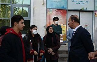 Vali Erin Hilvan’da gençlerle buluştu