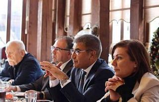 Vali Gürel safran üreticileri ile bir araya geldi