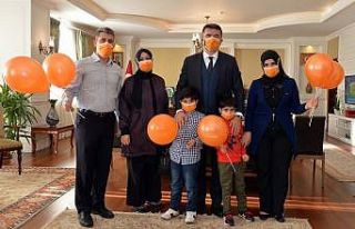 Vali Okay Memiş, lösemili çocuklar ve ailelerini...