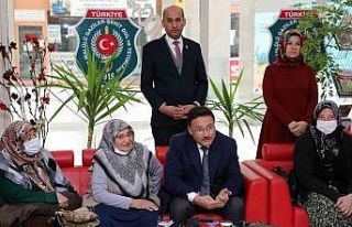 Valisi Çiçek şehitler için okutulan hatim duasına...