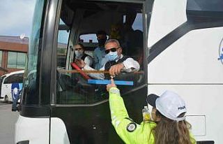 Van polisi sürücüleri unutmadı