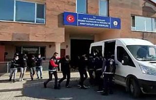 Van’da 6’sı yabancı 15 organizatör yakalandı