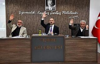 Vefat eden meclis üyesinin ismi meclis salonunda...