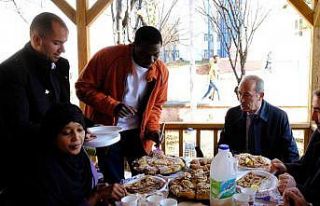 Yabancı öğrencilerden etli ekmeğe tam not