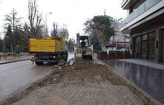Yağışa rağmen çalışmalar durmadı