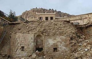 Yağmurun gün yüzüne çıkardığı külliye için...