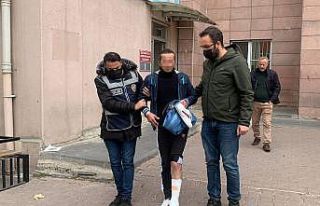 Yakalanacağını anlayan firari 1. kattan atladı