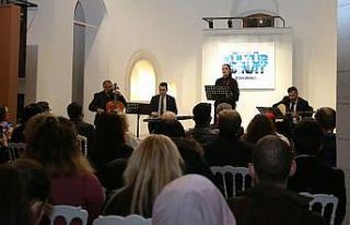 Yaprak Sayar’dan mekan akustiği konseri