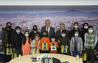 Yarışmada dereceye giren öğrenciler ödüllendirildi