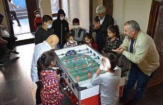 Yaşama el ver sloganıyla lösemili çocuklar doyasıya...