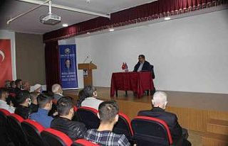 Yazar Hayati İnanç, öğrencilerle buluştu