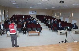 Yazıhan’da muhtarlarla toplantı