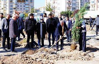 Yeşilyurt Belediyesi’nden bin fidan desteği