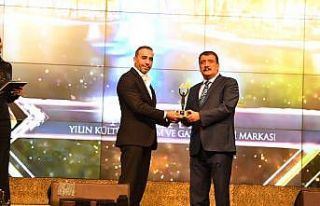 Yılın ’en’lerinde Başkan Gürkan’a iki ödül...