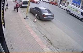 Yola fırlayan çocuk otomobilin altında böyle kaldı