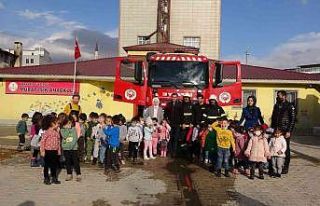 Yüksekovalı minikler itfaiye erleriyle tanıştı