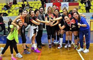 Yunusemre Belediyesi filede şampiyon