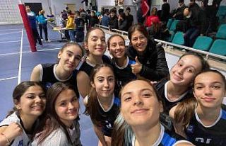 Yunusemre Belediyespor, Soma’da set vermeden kazandı