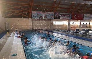 Yüzme bilmeyen kalmasın projesi devam ediyor