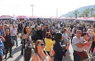 11. Alanya Uluslararası Yeni Yıl Pazarı açıldı