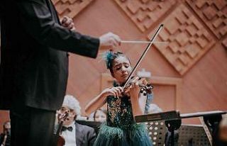14 yaşındaki Elif’ten uluslararası müzik yarışmalarında...