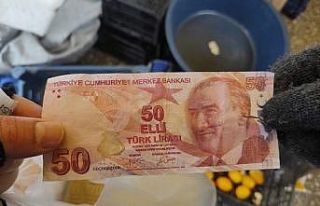 1 kilo armut alarak 50 TL’lik sahte para verdiler