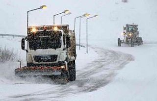 2190 rakımlı Kızıldağ geçidinde kar ve tipiden...