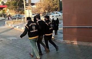 23 yıl hapis cezası ile aranan hükümlü kovalamacayla...