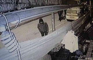 2,5 metrekarelik dükkana giren hırsız bin TL çaldı
