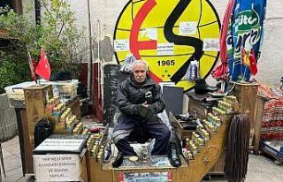 25 yıllık ayakkabı boyacısının kış mevsiminde...