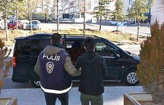 2 yabancı uyruklu şahıs sınır dışı edildi