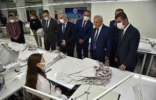 3 farklı tasarımı tescillendiren öğrenciler ödüllendirildi