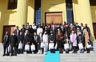 43 ülkeden 43 öğrencinin Kütahya ziyaretleri sürüyor