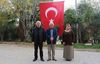 "5 Ocak Adanalıyık, Bayrağa Sevdalıyık"...