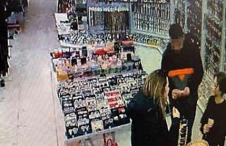 5 TL verdiler 3 bin 500 TL’lik saat çaldılar