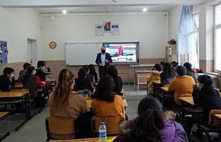 8. sınıf öğrencilerine mesleki eğitim semineri