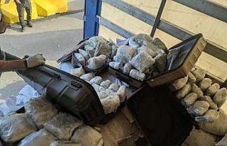 Adana’da 65 kilo 137 gram esrar ele geçirildi