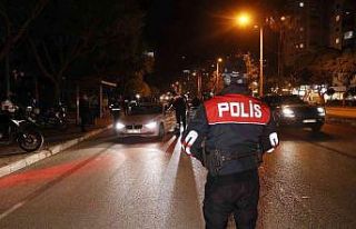 Adana’da “Huzur ve Güven” uygulamasında aranan...