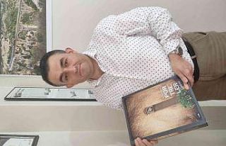 Adana’nın portrelerini kitapta topladı