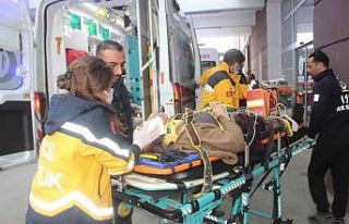 Adıyaman’da hafif ticari araç takla attı: 2’si...