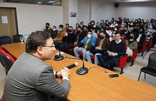 Afyonkarahisar Valisi Gökmen Çiçek hukuk öğrencileri...