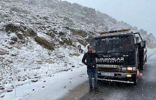 Afyonkarahisar’da yüksek kesimlerde kar yağışı...