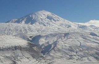 Ağrı Dağı beyaz gelinliğini giydi