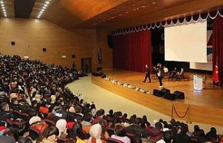 Ağrı’da “Gençlerle Geleceğe” semineri
